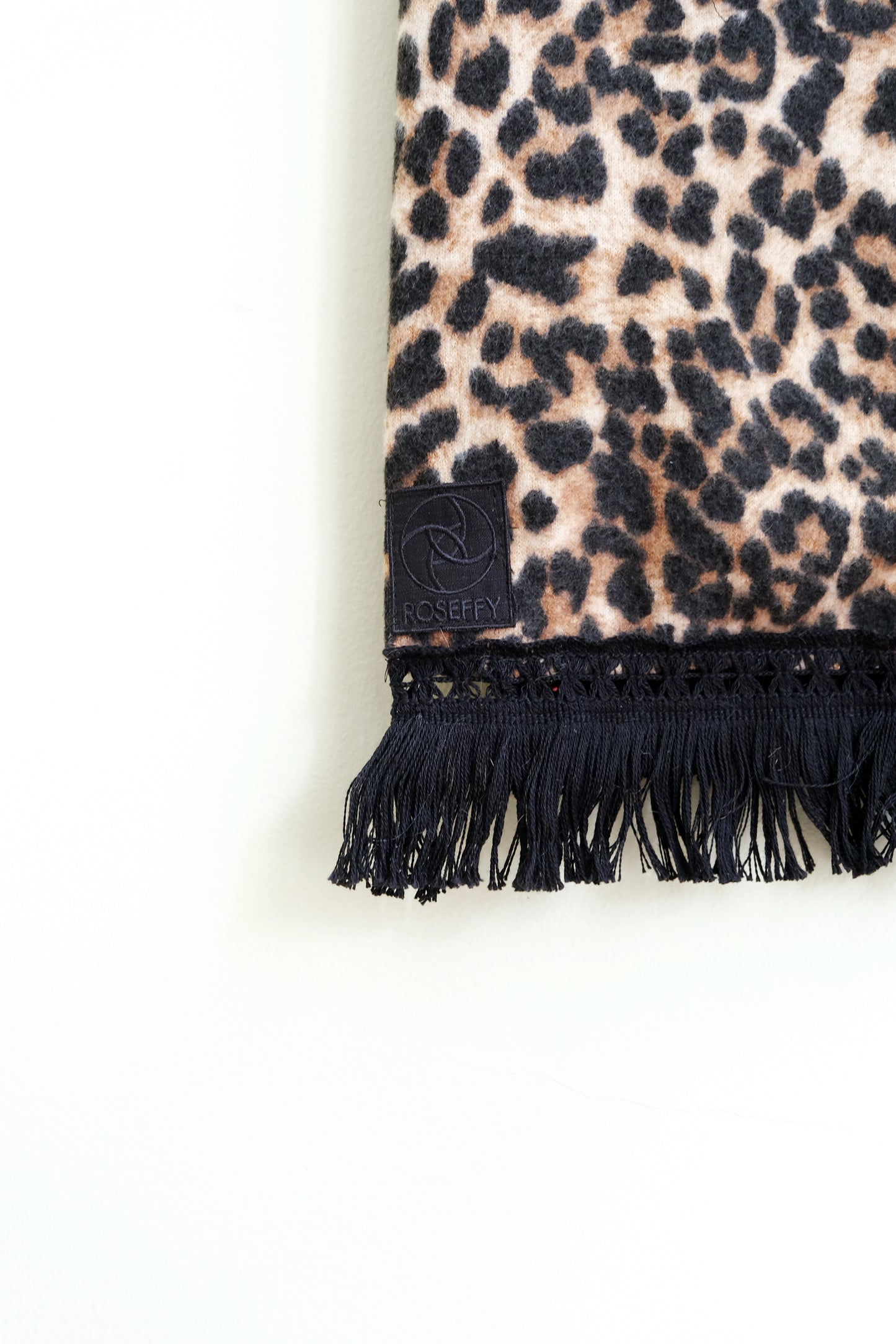 Roseffy Wide Scarf ~ Leo