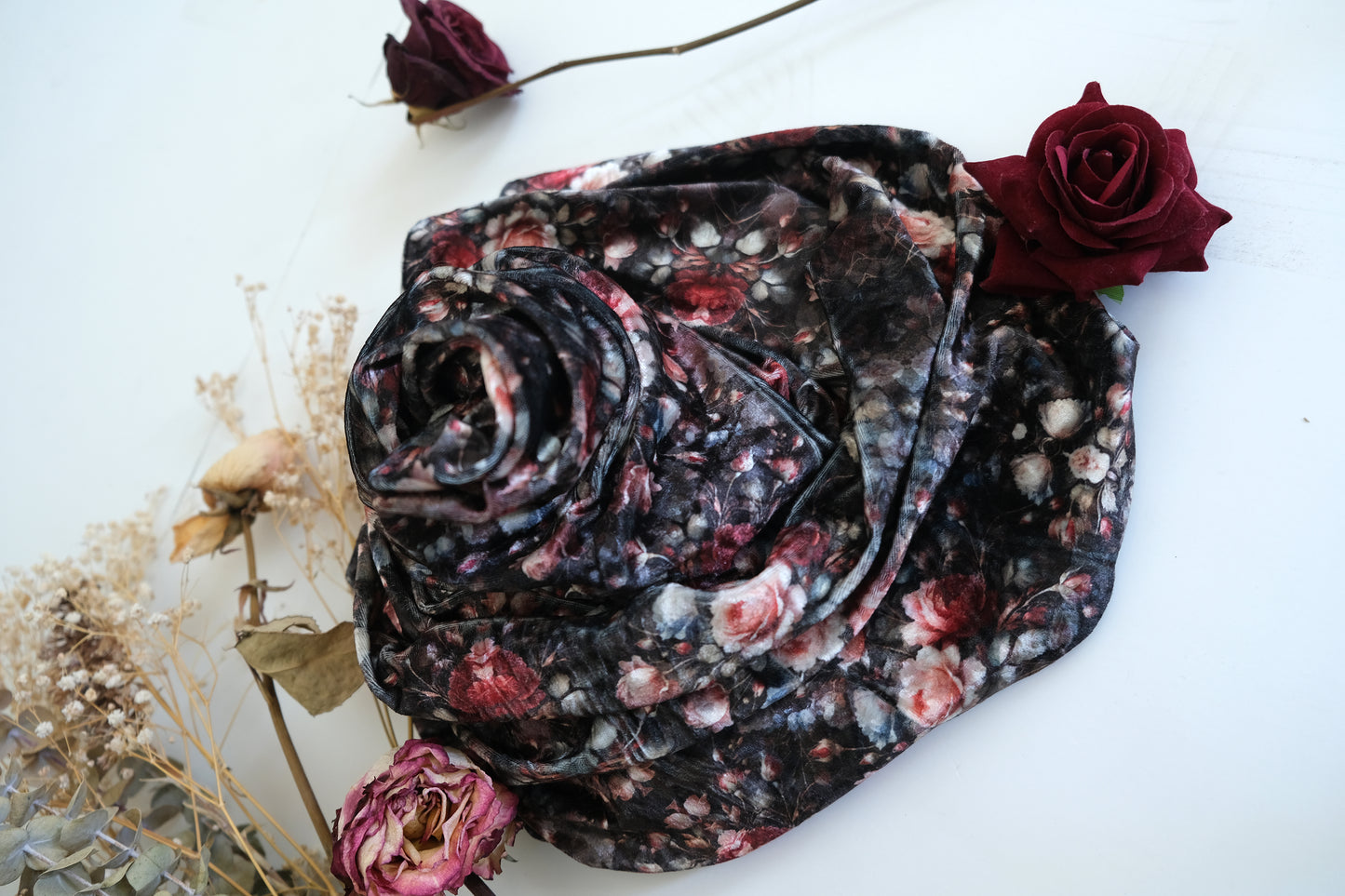 Roseffy Kaledascope Scarf ~ Rose