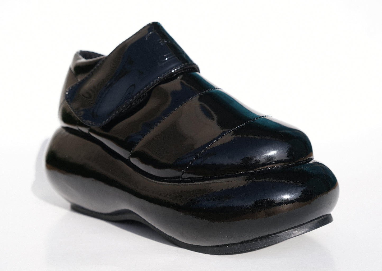 IIIM • GLOSS • BLACK