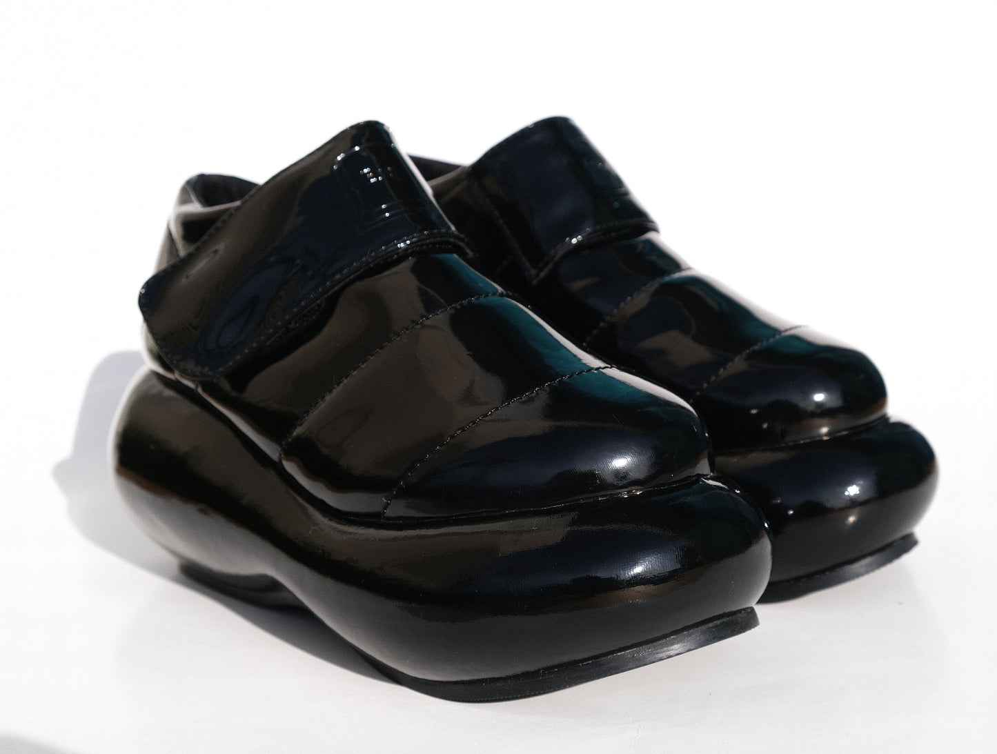 IIIM • GLOSS • BLACK