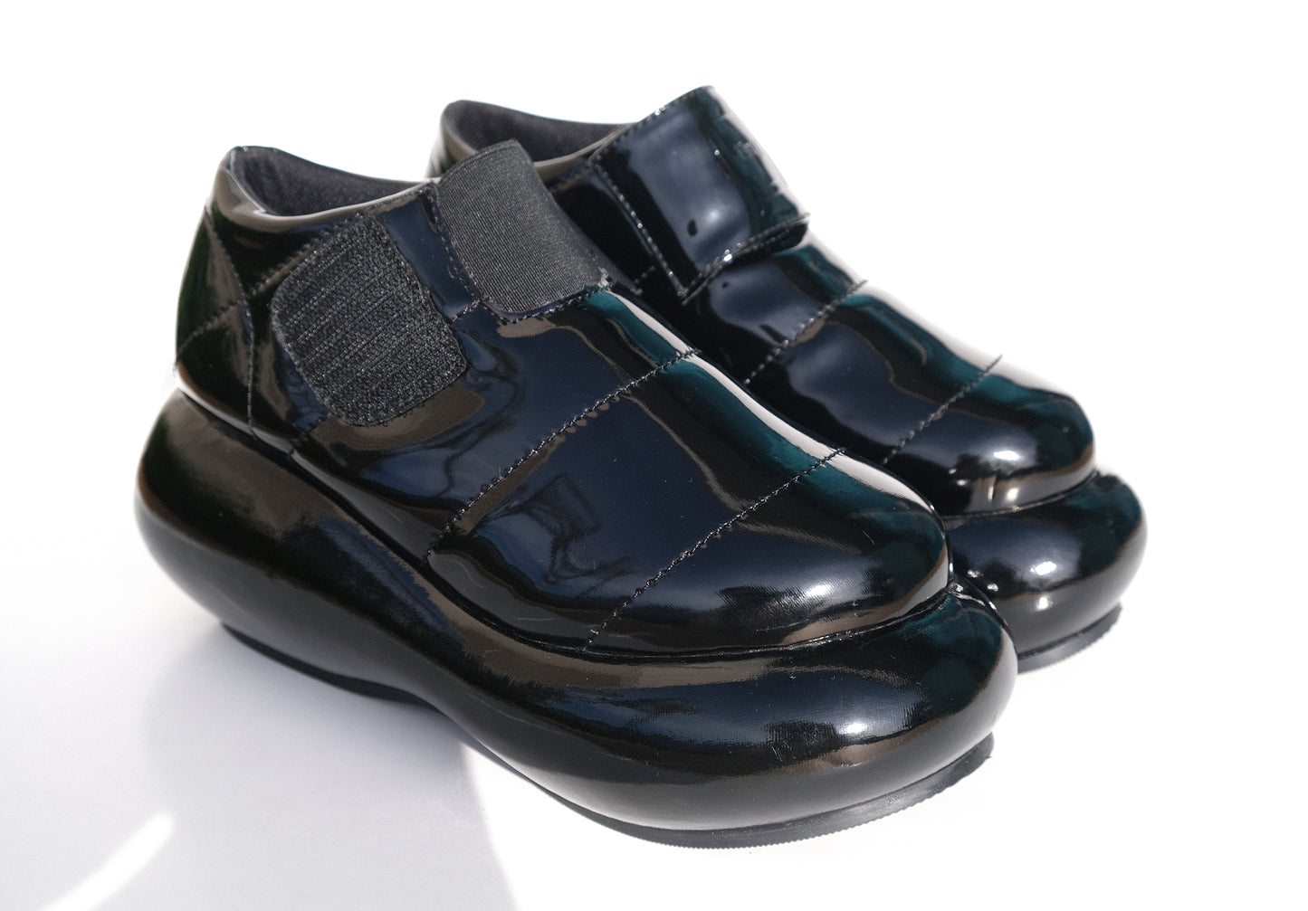 IIIM • GLOSS • BLACK