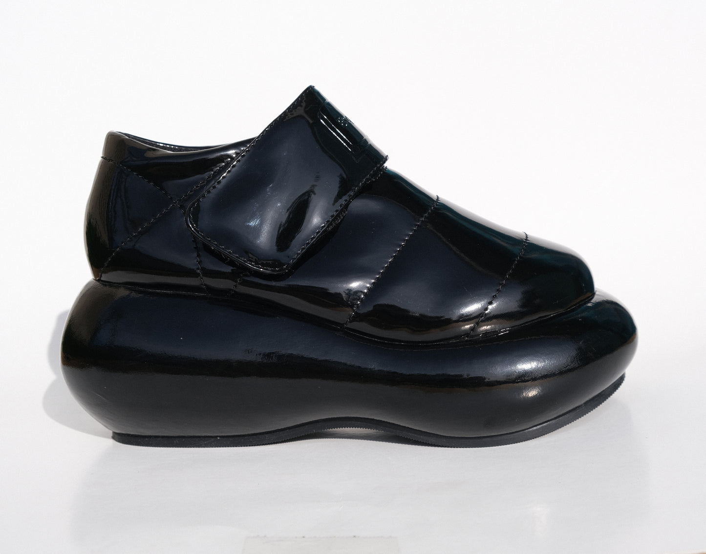 IIIM • GLOSS • BLACK