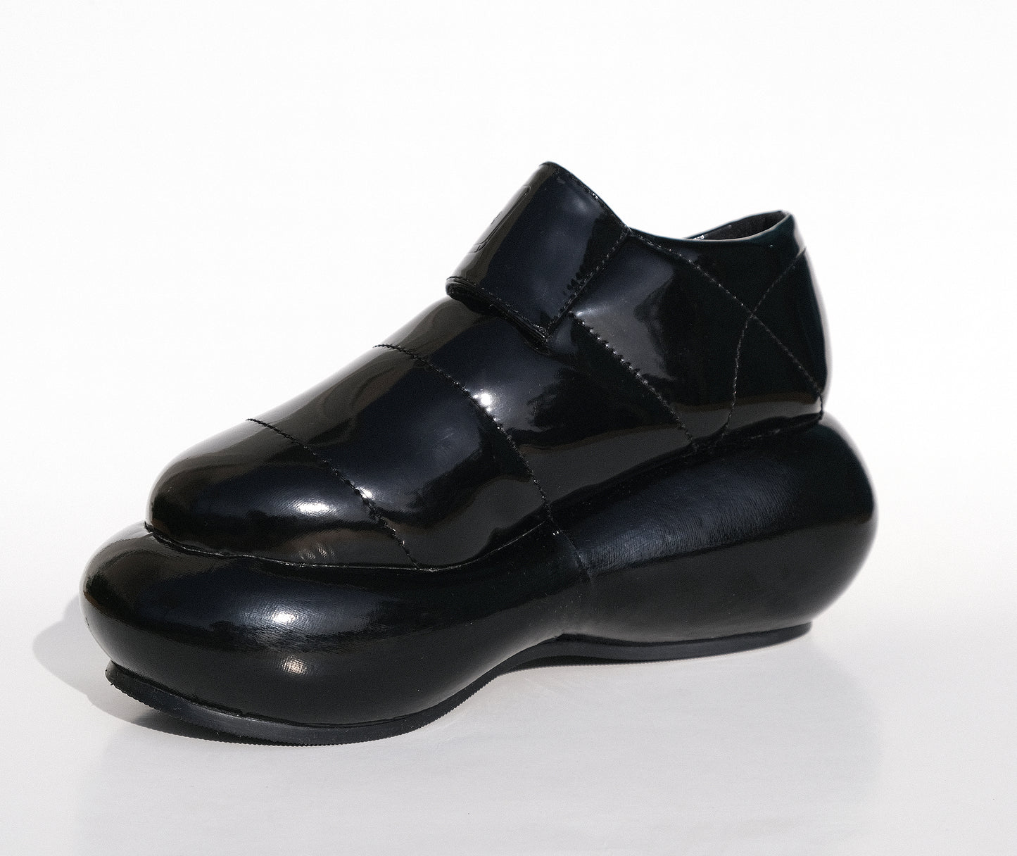 IIIM • GLOSS • BLACK