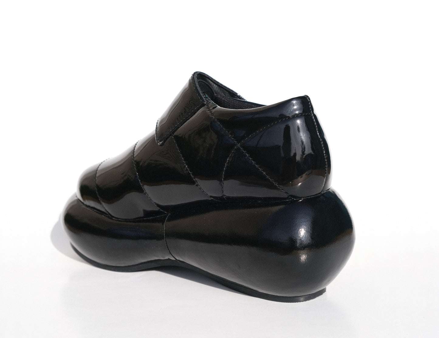 IIIM • GLOSS • BLACK