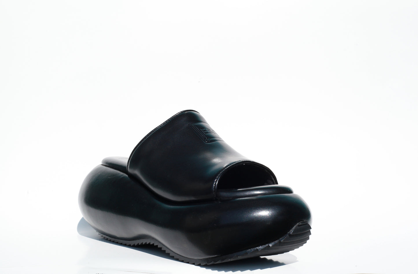 IIIM • BLACK