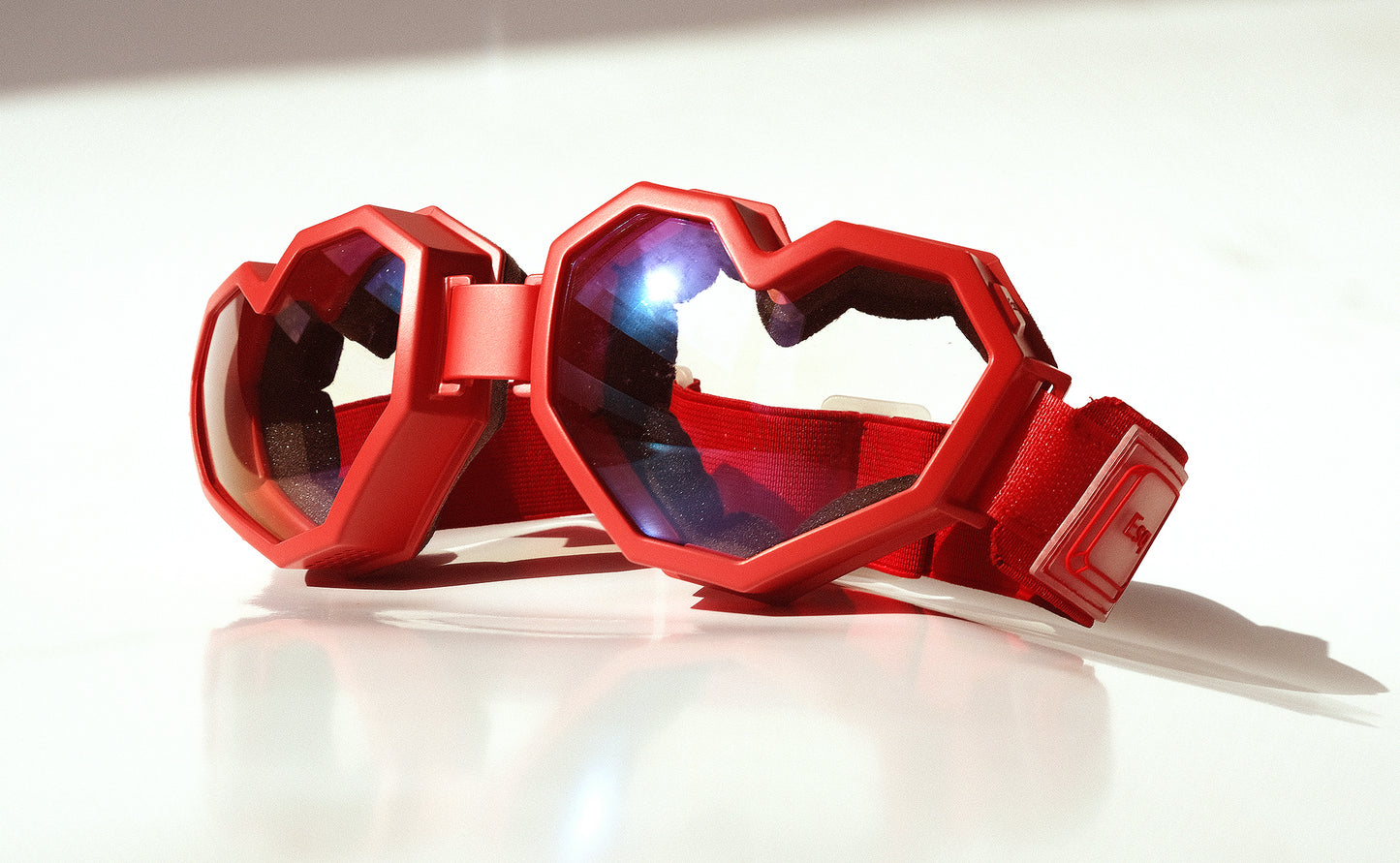 ESQAPE GOGGLES™ RED ᴀʟʟ ᴡᴇᴀᴛʜᴇʀ