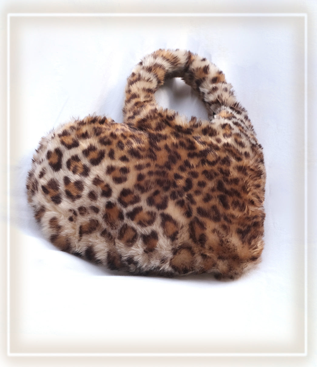 ♥ RUN leopard  {ᴄʟᴜᴛᴄʜ ʙᴀɢ}