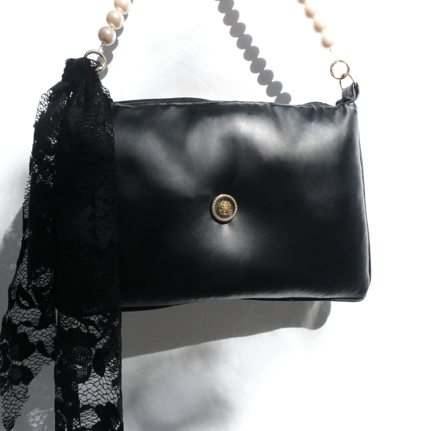 Pillow Whisper ~ Black  {ᴄʟᴜᴛᴄʜ}