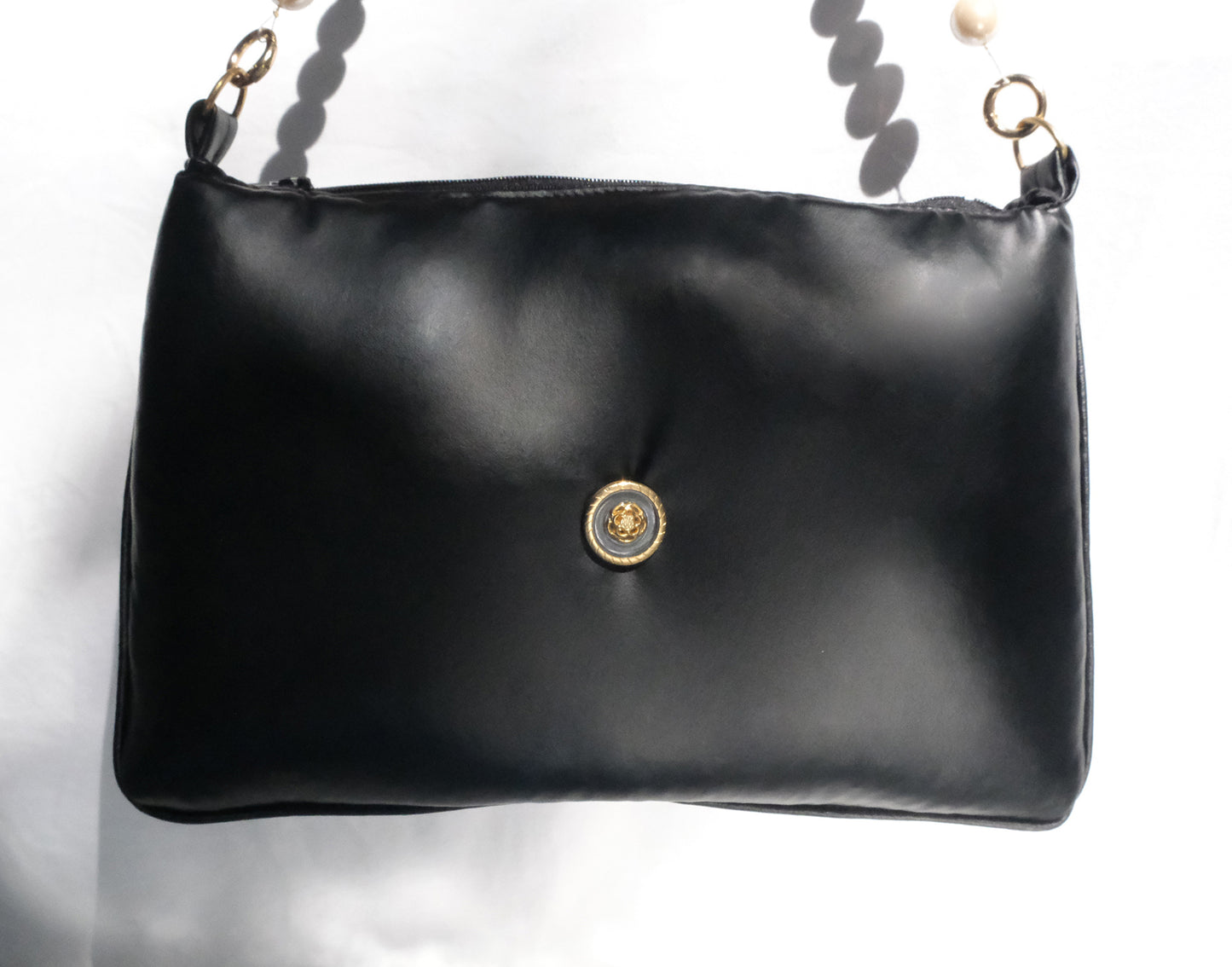 Pillow Whisper ~ Black  {ᴄʟᴜᴛᴄʜ}